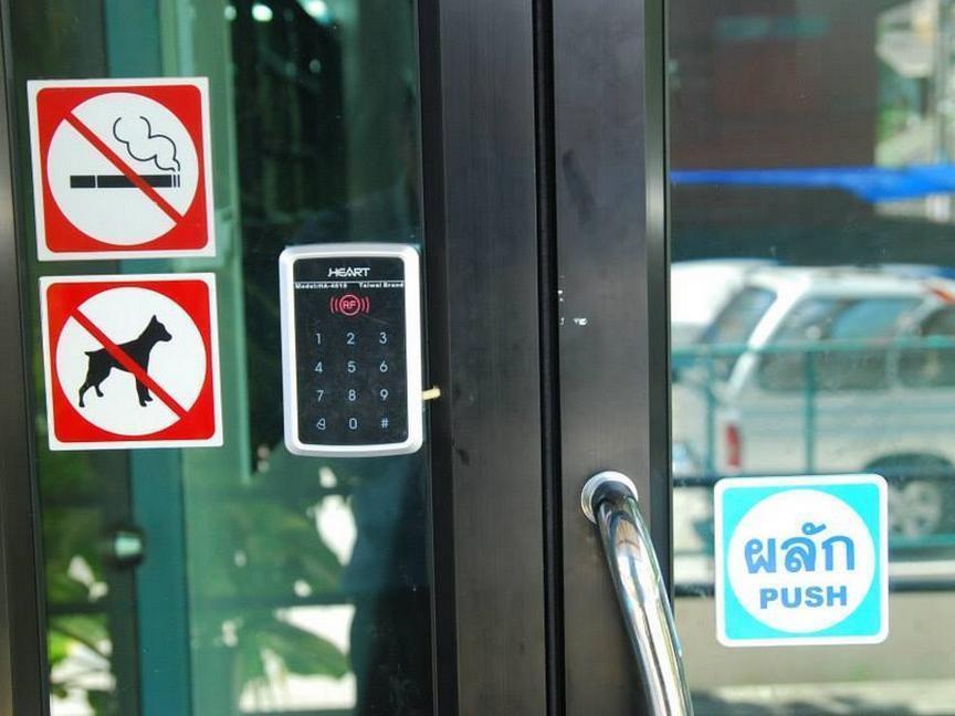ริสกี้ เรสซิเดนซ์ บางกอก Aparthotel กรุงเทพมหานคร ภายนอก รูปภาพ