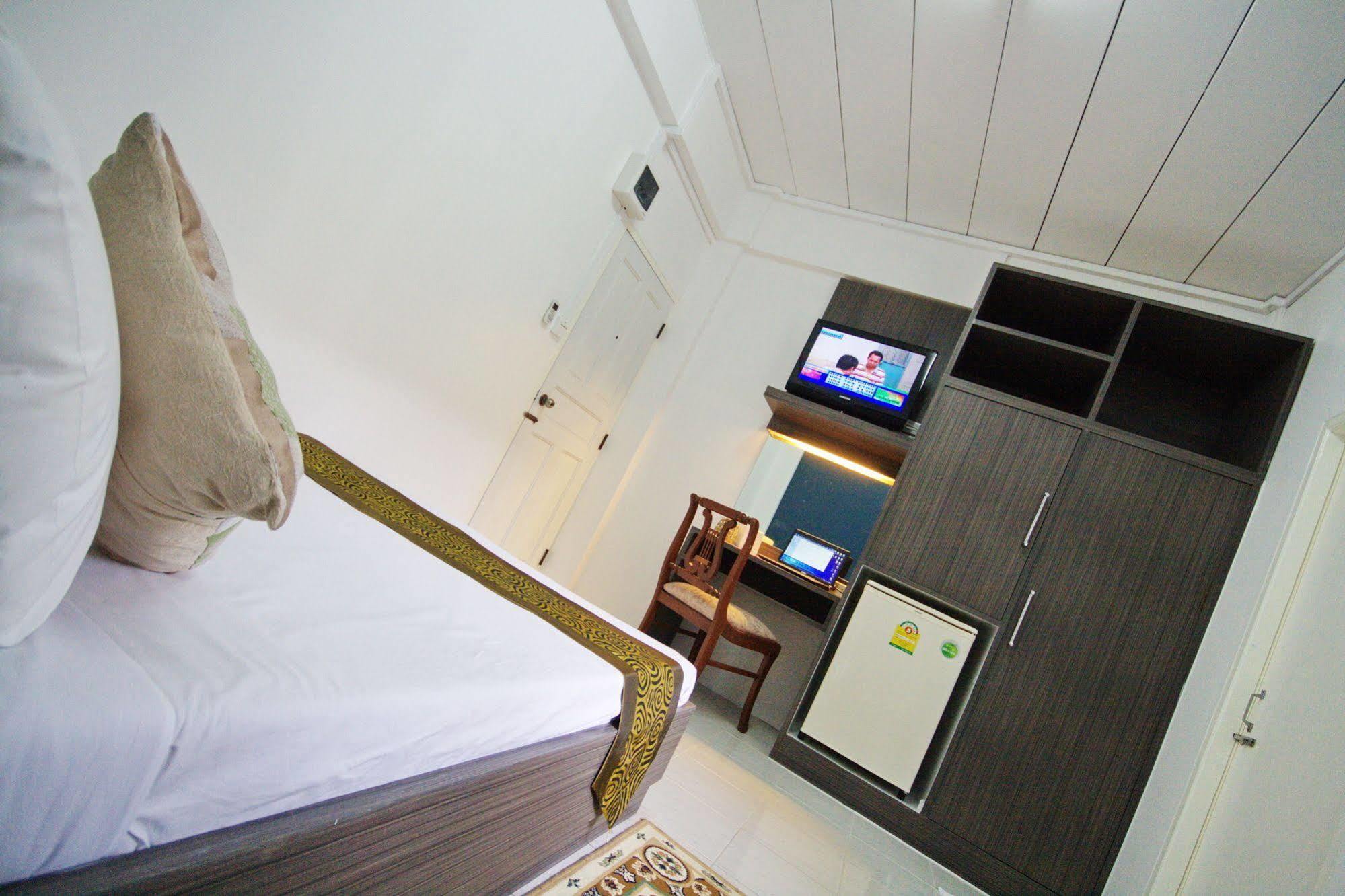 ริสกี้ เรสซิเดนซ์ บางกอก Aparthotel กรุงเทพมหานคร ภายนอก รูปภาพ