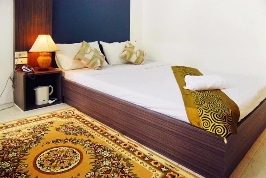 ริสกี้ เรสซิเดนซ์ บางกอก Aparthotel กรุงเทพมหานคร ภายนอก รูปภาพ